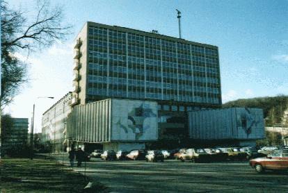 Gmach Instytutu Oceanotechniki i Okr�townictwa